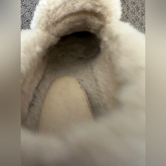 Christian Dior shearling insole loafers size 37.5 good condition. - Picture 7 of 12